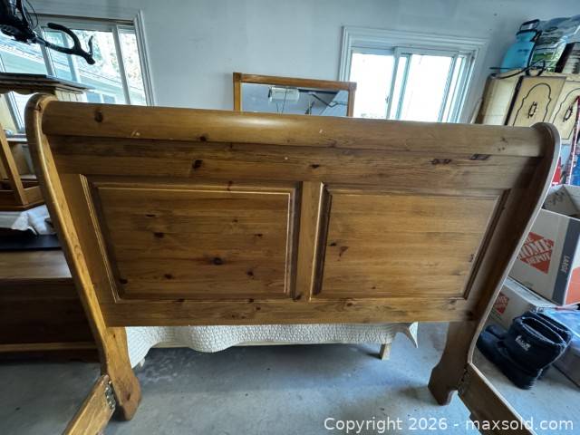 Pine queen sleigh bed frame, 7 pcs | Maxsold