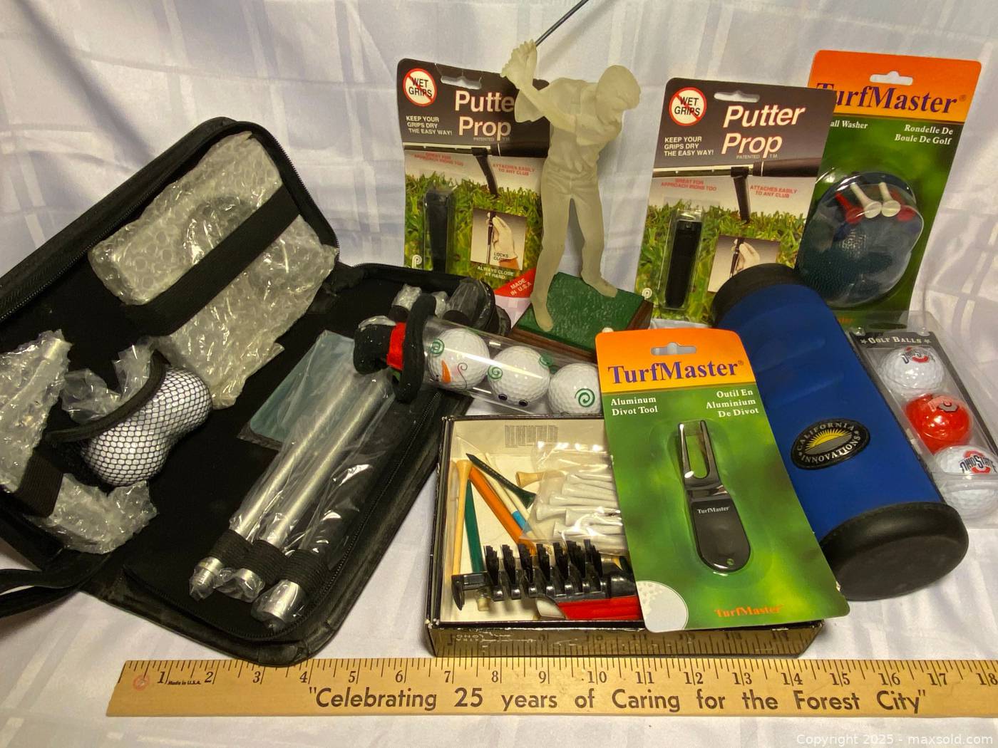 Putting Kit Golf trophy, portable putting set & accessories | Maxsold