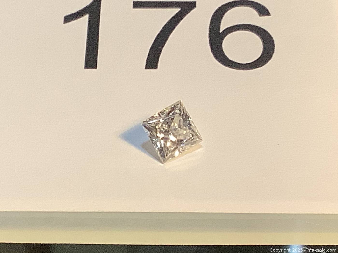 Moissanite 5×5 mm loose stone with GRA certificate | Maxsold