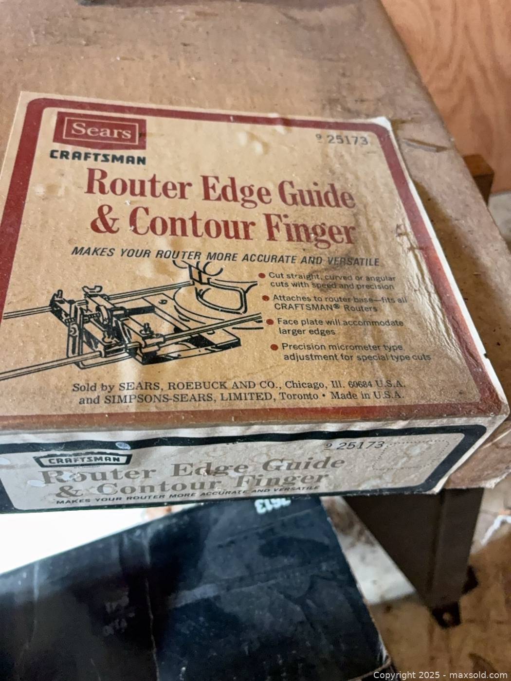 Router table, Black & Decker router and accessories | Maxsold