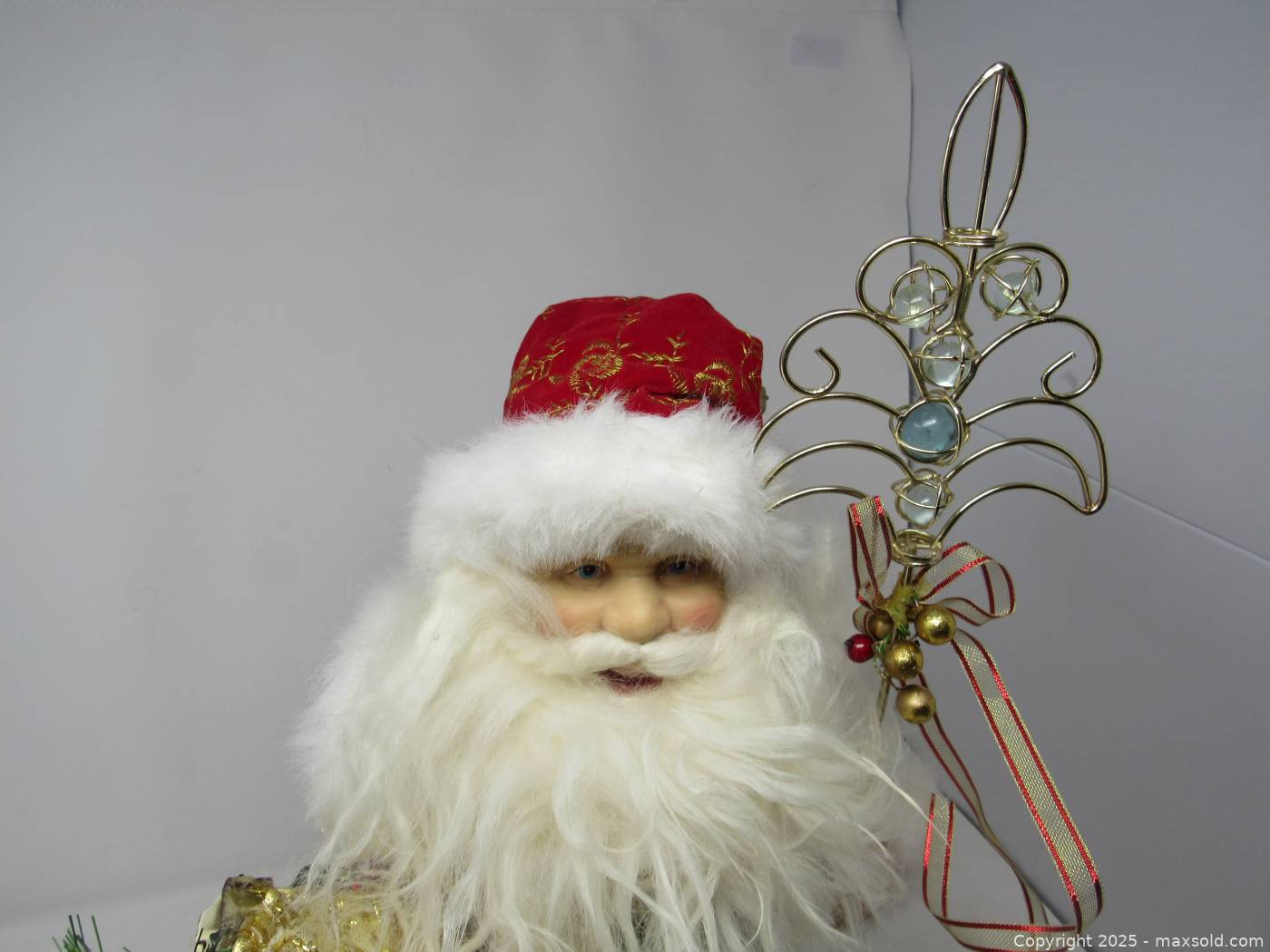 Decorative Santa Claus figure Maxsold