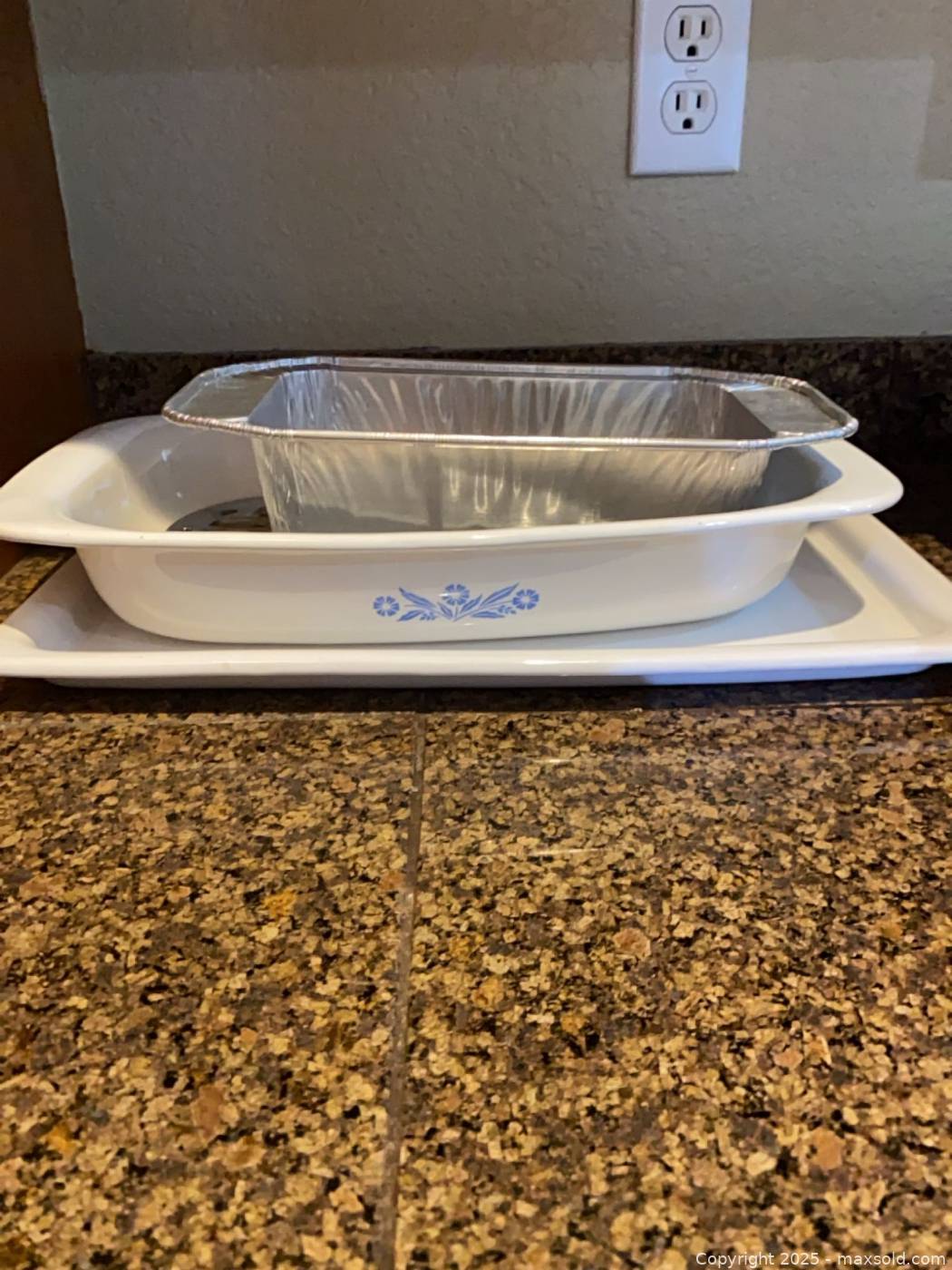 Corning Ware rectangular baker set with racks and kitchen supplies ...