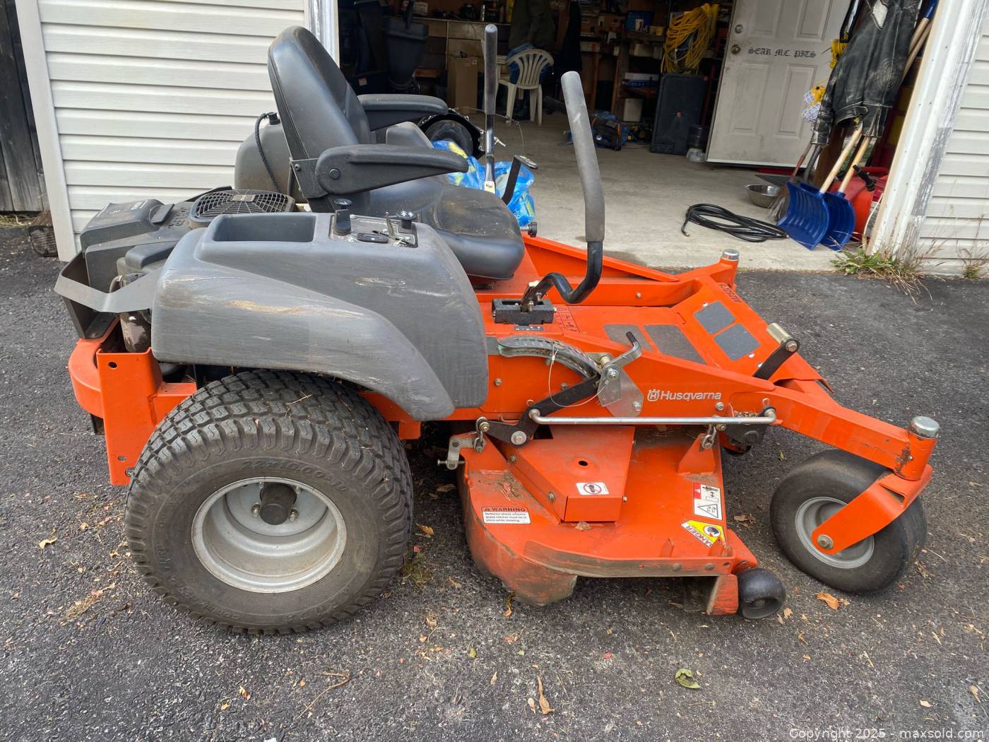 Husqvarna MZ5225 Zero-Turn Mower 52-Inch | Maxsold