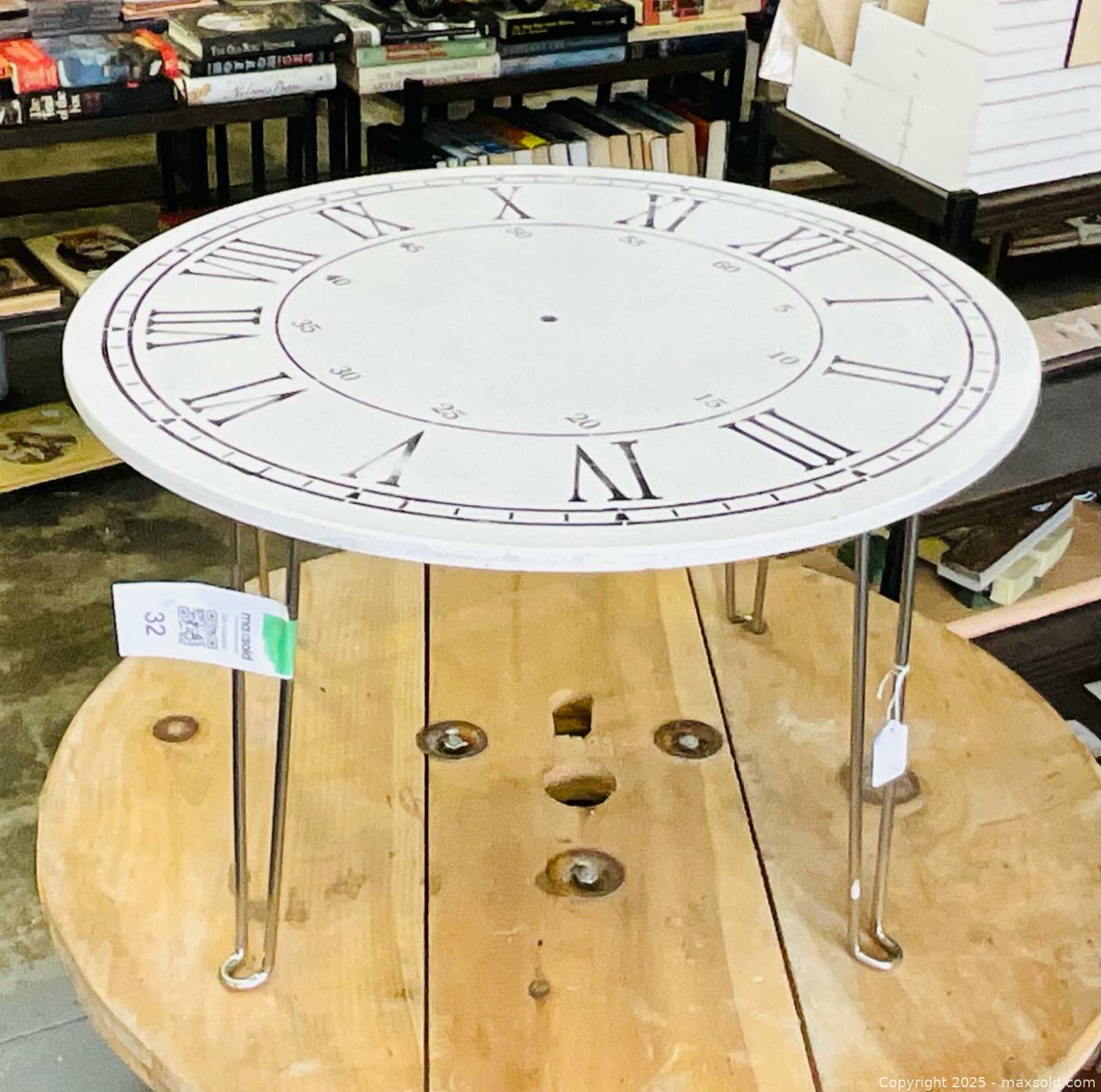 Table Clock Face Folding clock face side table | Maxsold