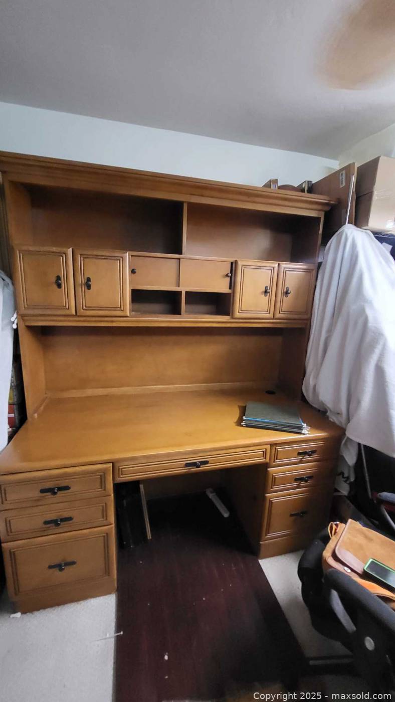Maple Color Desk Maple-Color Solid Wood Office Desk With Hutch | Maxsold