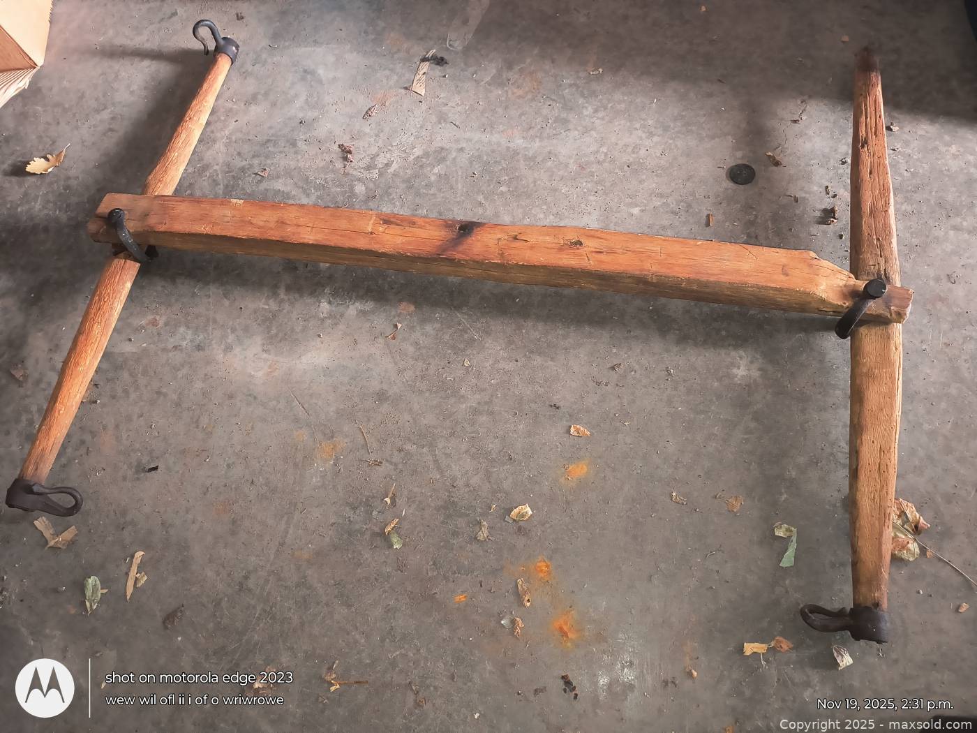 Antique wood and iron whipple tree | Maxsold