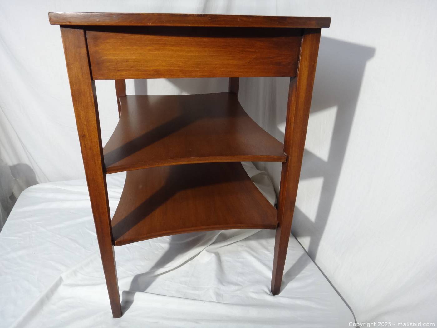 1950 S Mersman End Tablenull