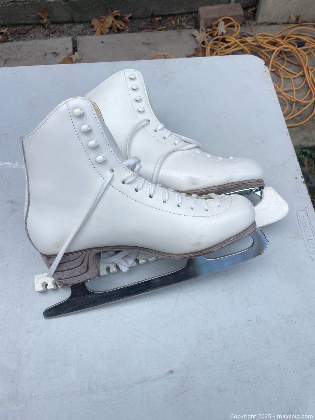 Jackson Mystique Size 8 Figure Skates | Maxsold