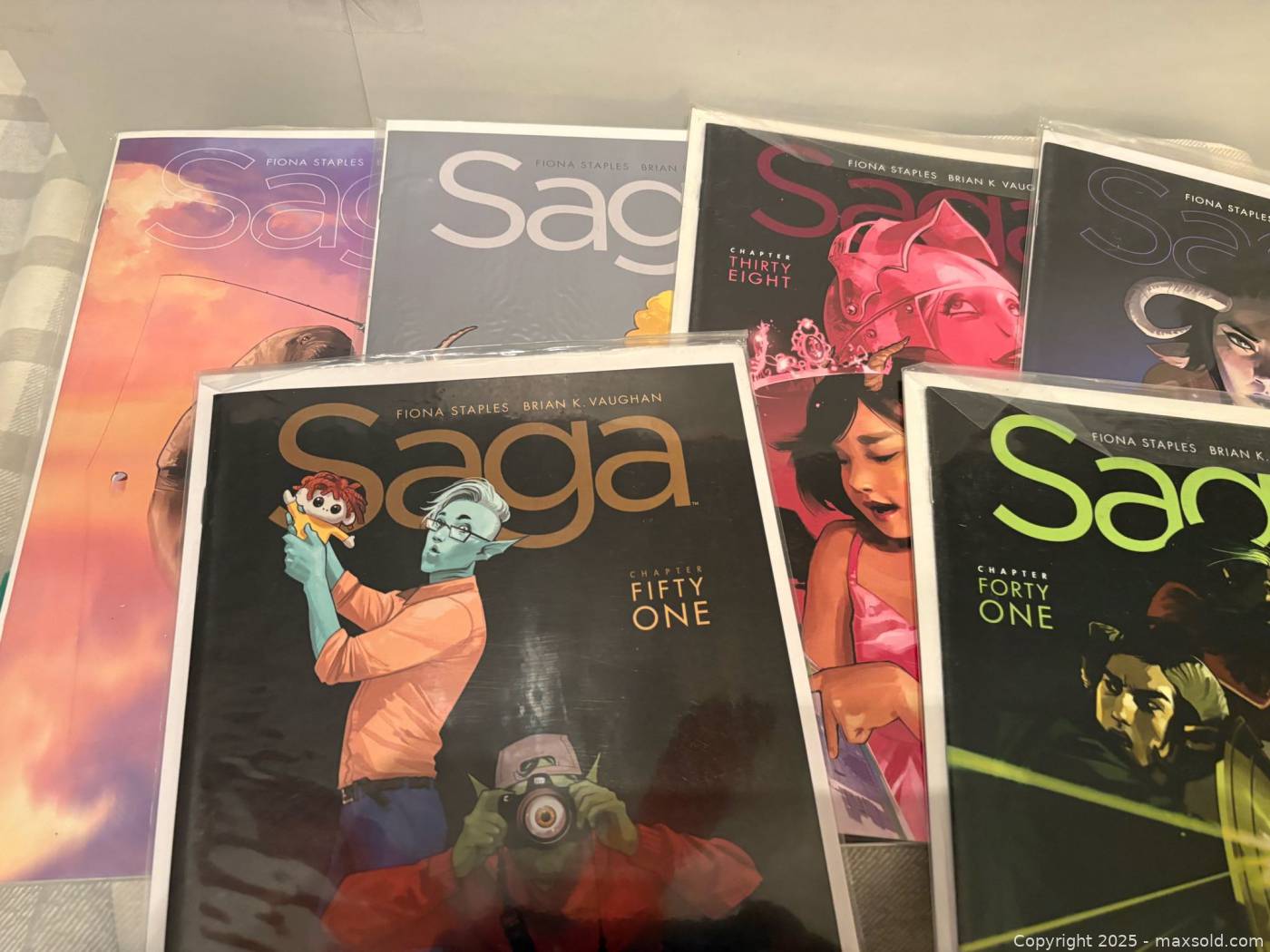  Saga comic books, 11 single issues 