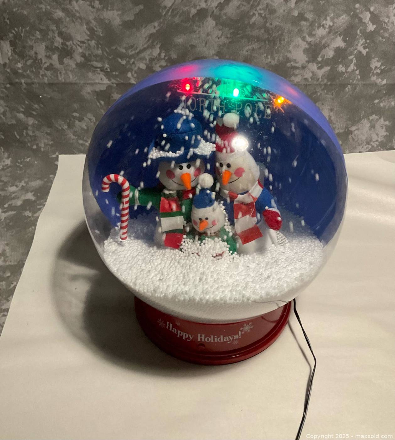 Gemmy 14" Lighted Musical Snowman Snow Globe | Maxsold