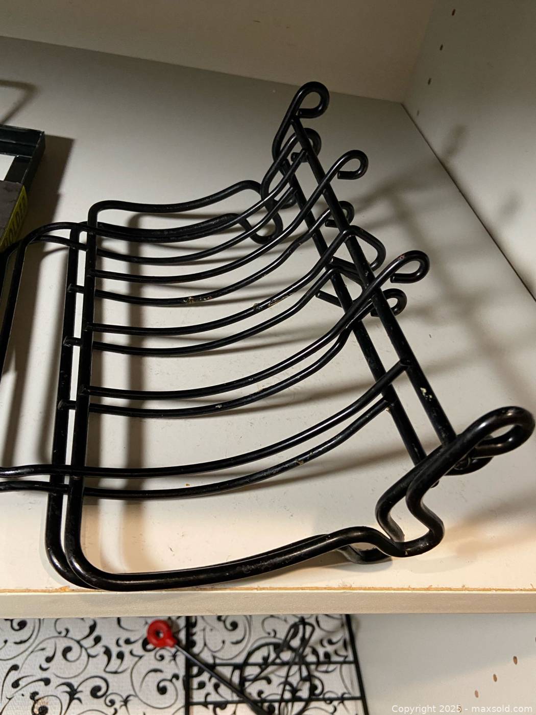 Whirley-Pop popcorn popper & metal plate racks | Maxsold