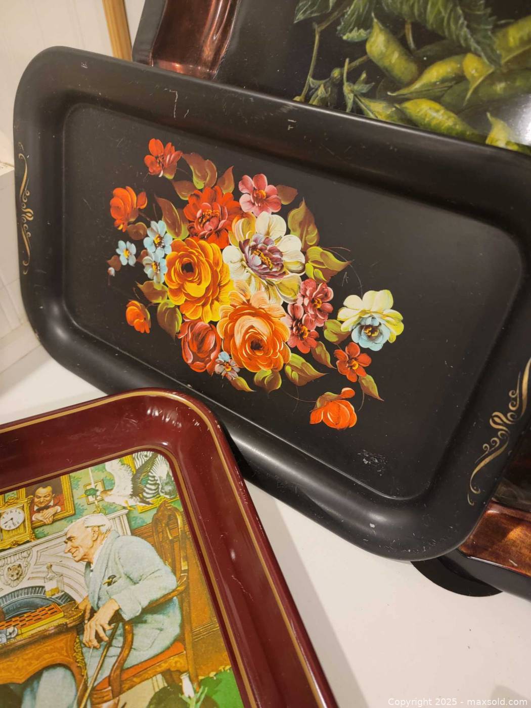 five-vintage-metal-serving-trays-maxsold