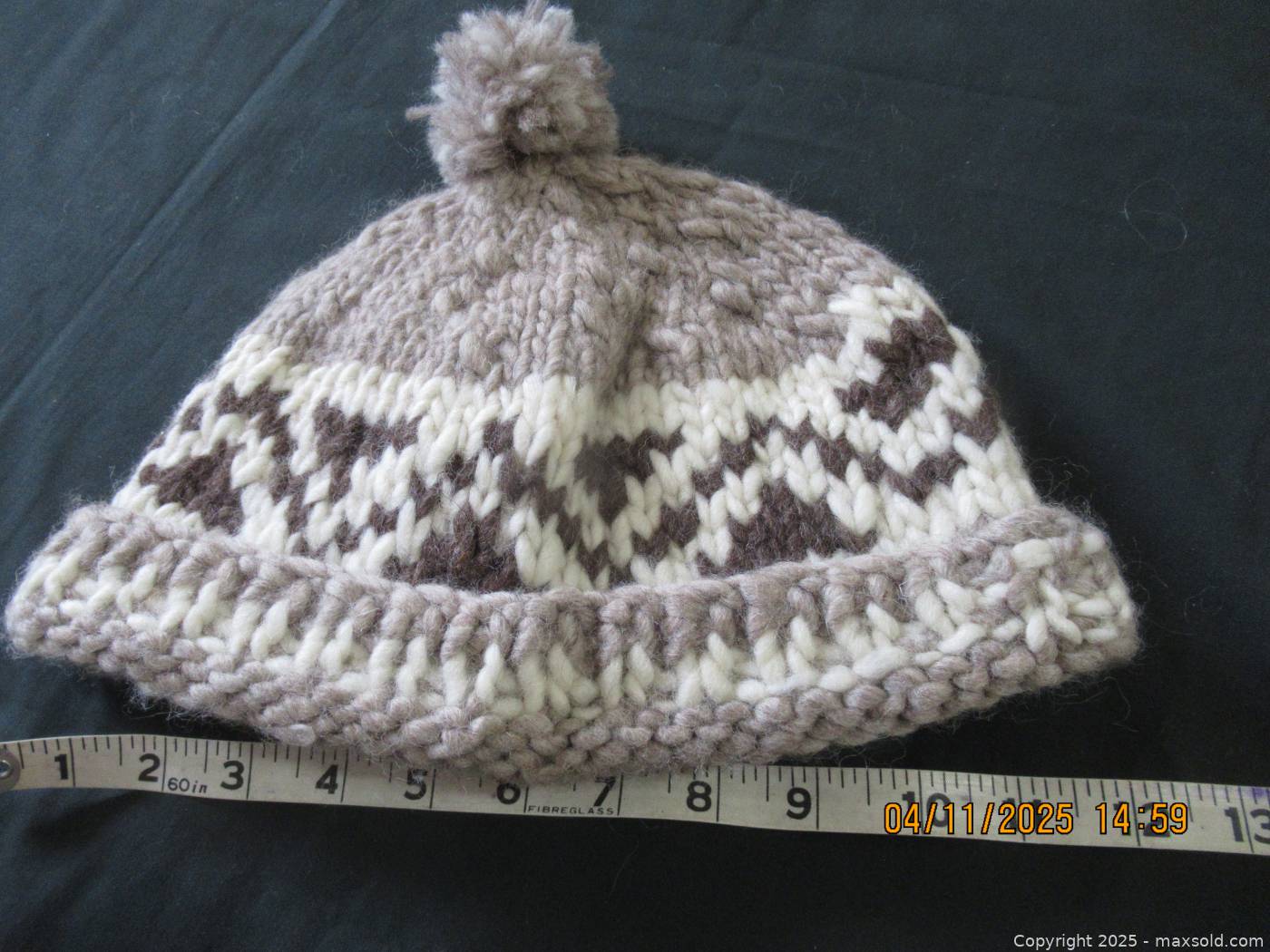 Cowichan style hand-knit wool toque | Maxsold