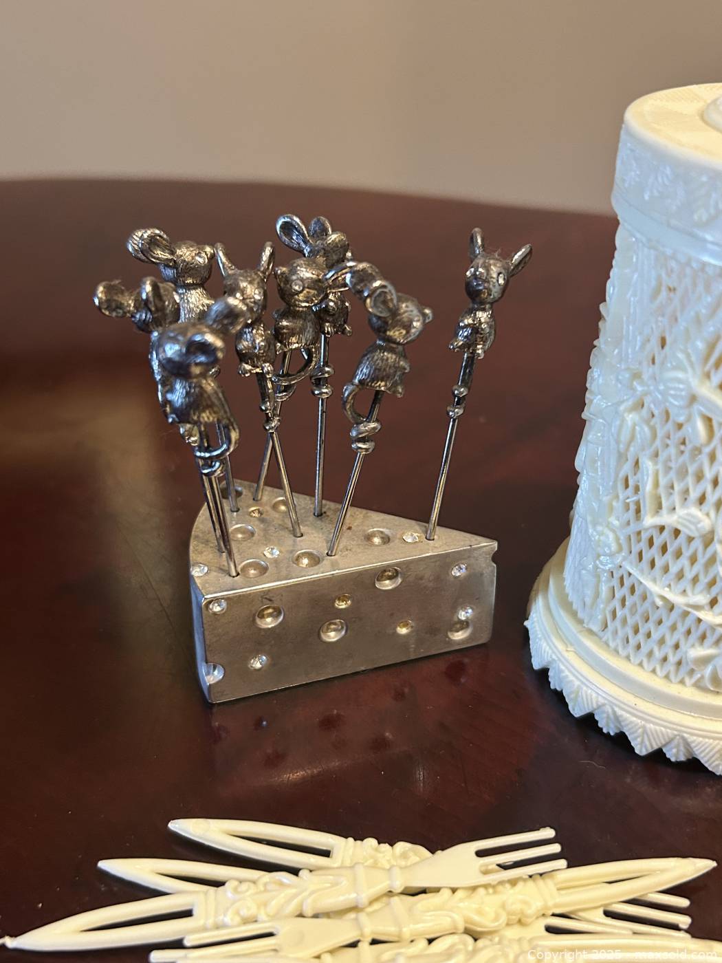 MOUSE COCKTAIL PICKS SET/6 WITH SLICE STAND main image 1