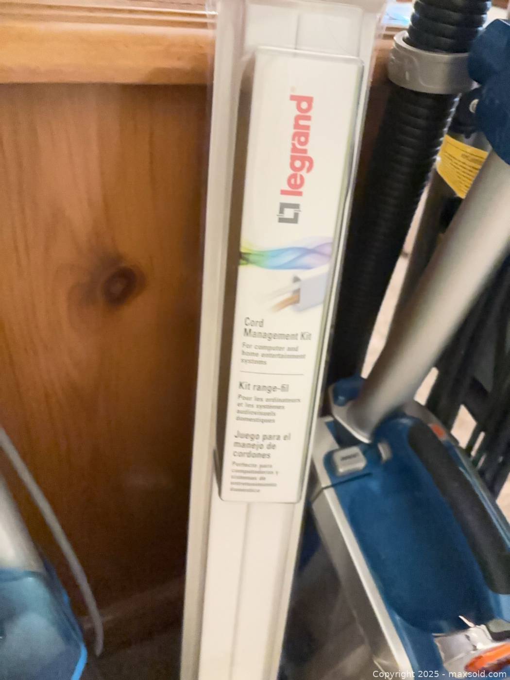 Shark vacuum, step ladder, cleaning tools | Maxsold