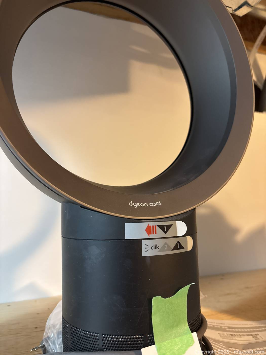 Dyson Cool bladeless desk fan with manual | Maxsold