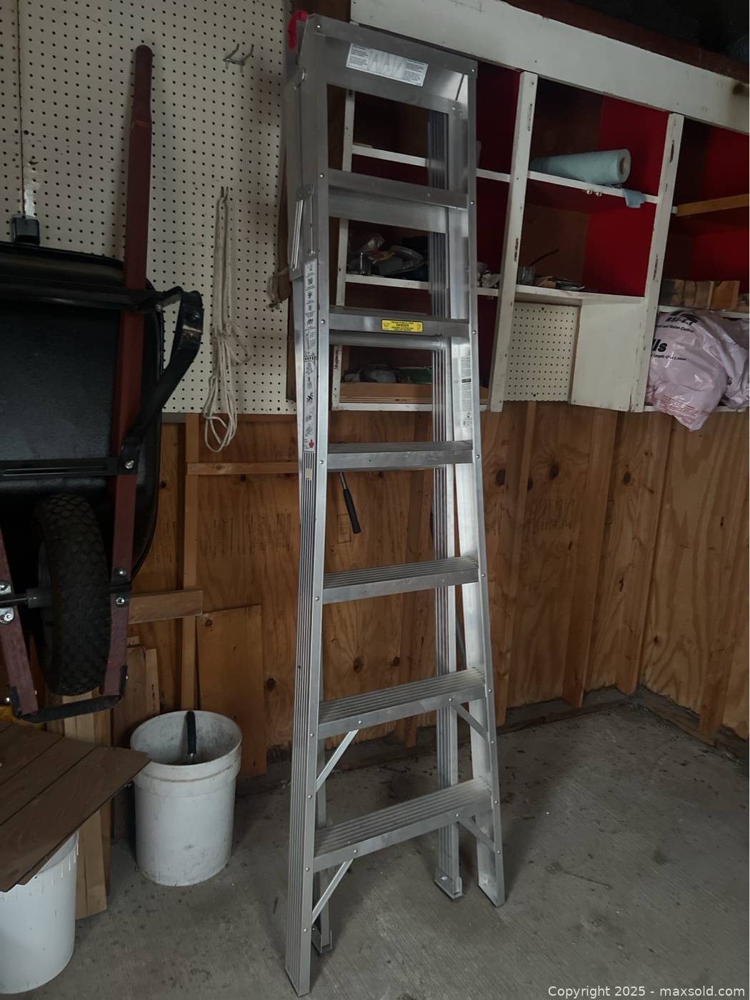 Re Ladder 7 ft aluminum combination ladder | Maxsold