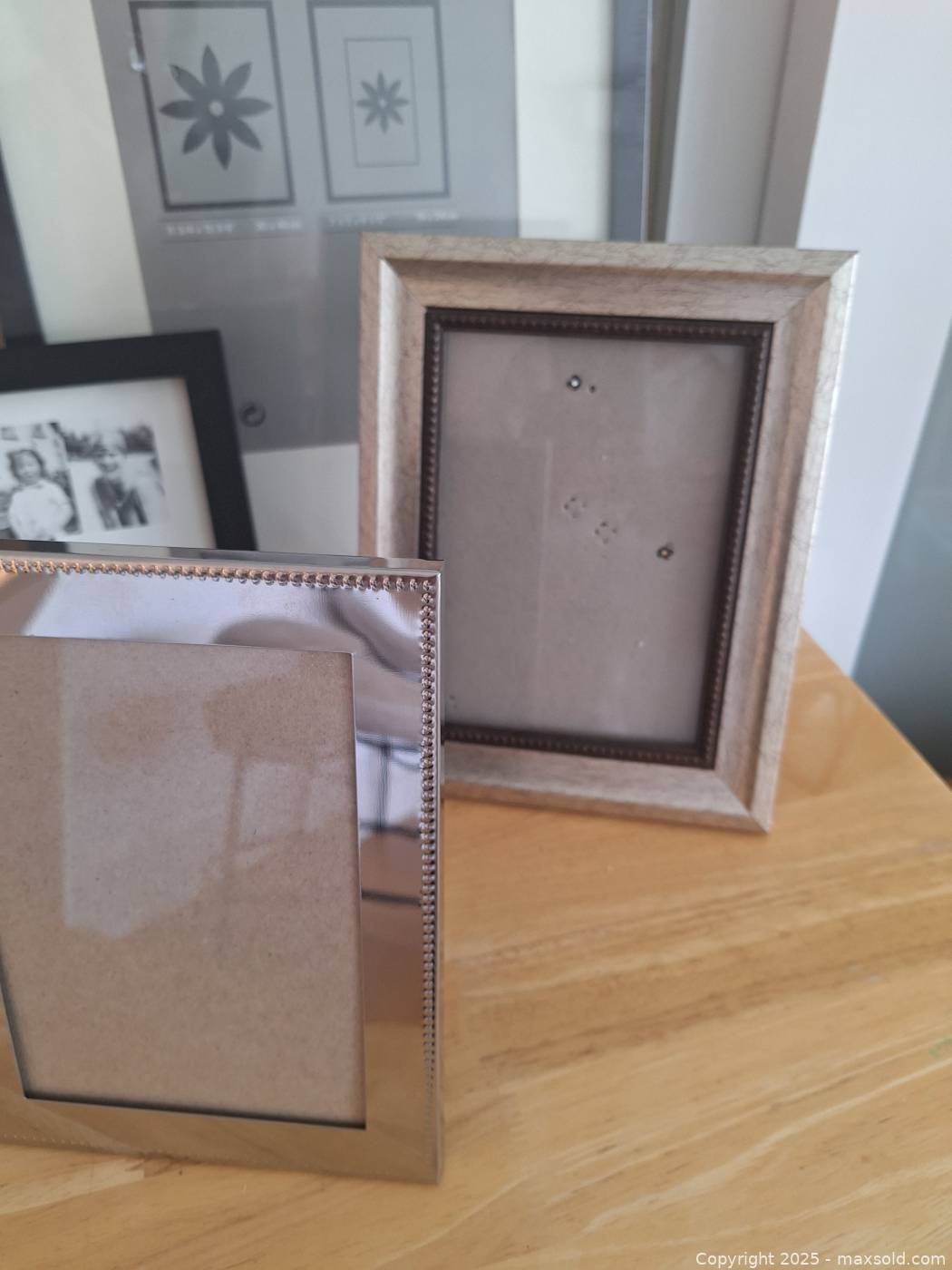 six-picture-frames-assorted-sizes-maxsold