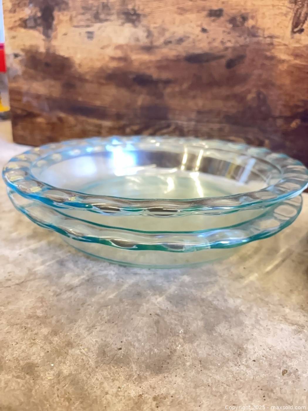 3 shallow scalloped glass pie plates | Maxsold