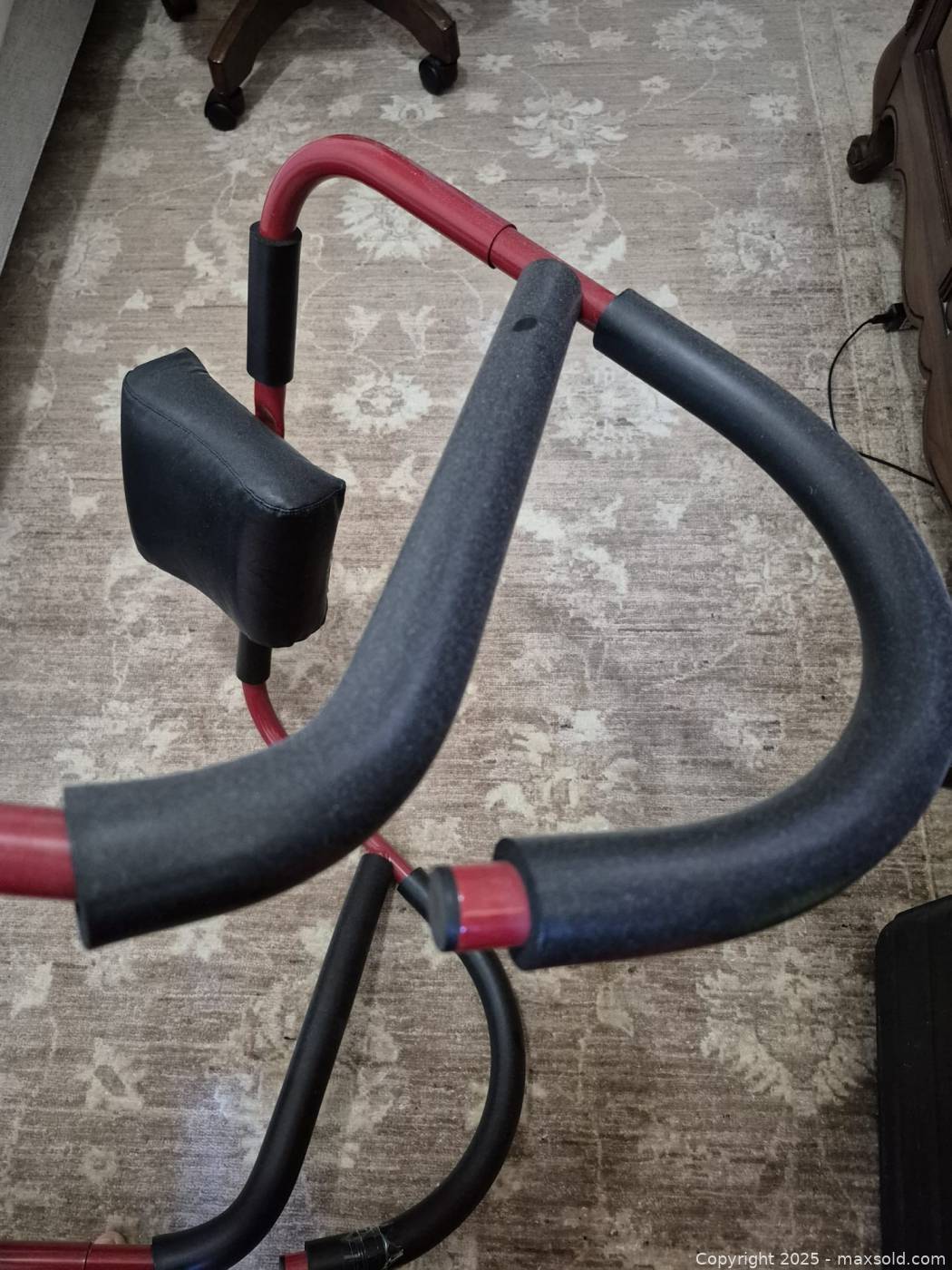 Ab roller exercise frame | Maxsold