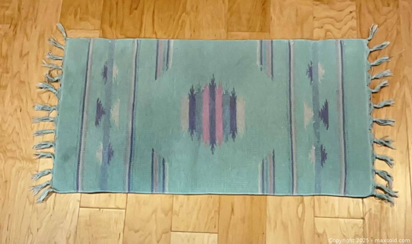 Throw rugs pastel colors | Maxsold