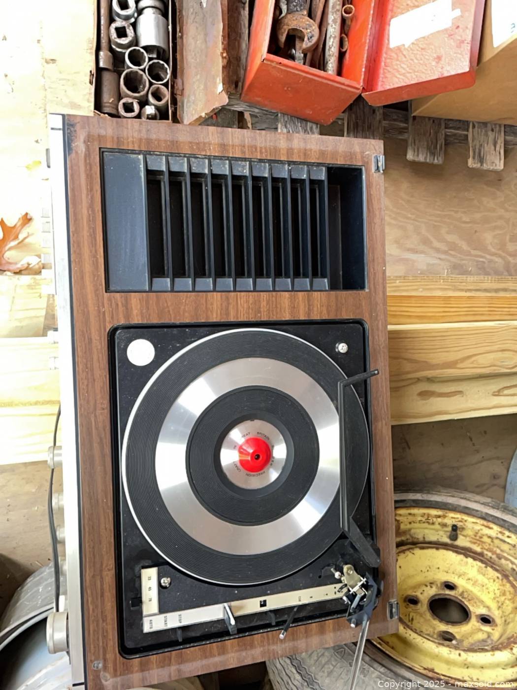 Sanyo GXT 4545 record and cassette player | Maxsold