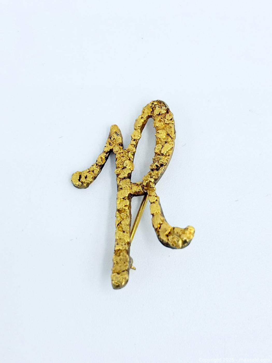 Gold nugget cluster letter R brooch 3.21 g | Maxsold