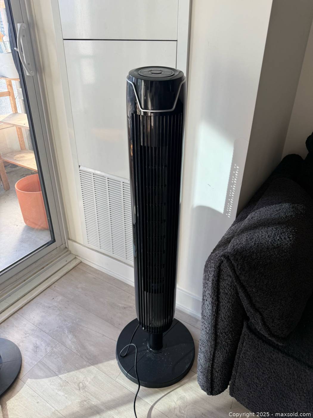 Noma oscillating tower fan | Maxsold