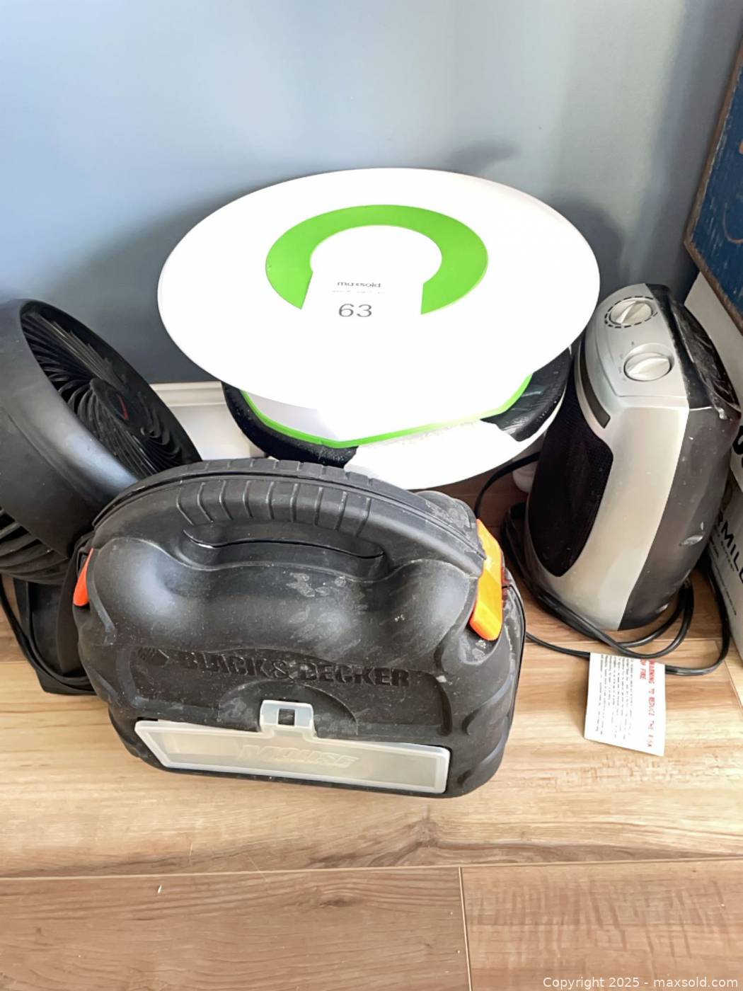 Sander Fans Black & Decker sander, Honeywell heater, Sylvania fan, rotating platter ...