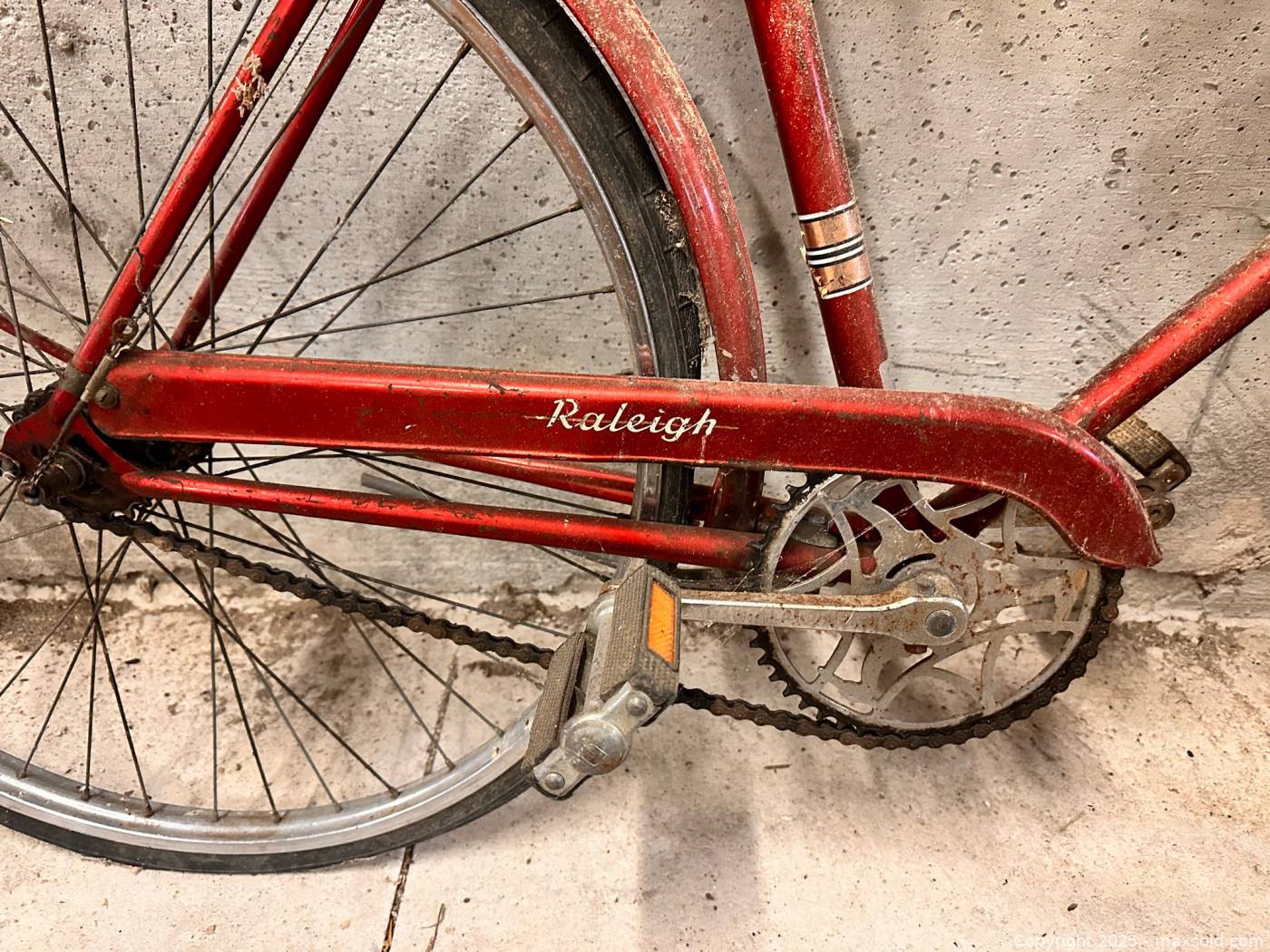 Sen Raleigh Cycle Vintage red Raleigh bicycle | Maxsold