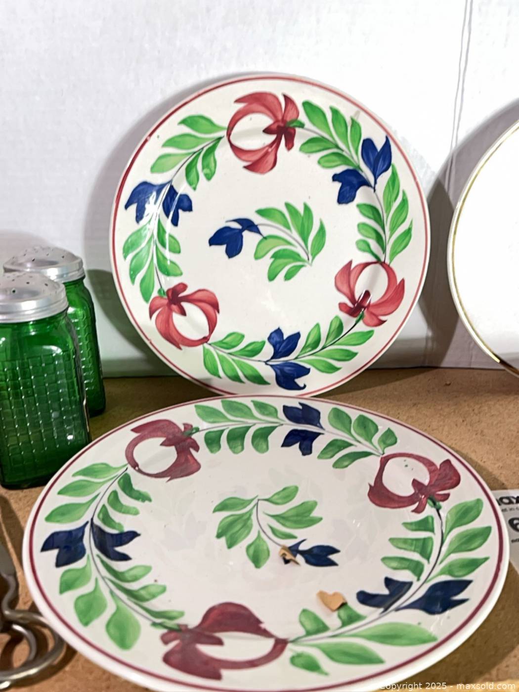 Assorted plates, shakers & serving utensils | Maxsold