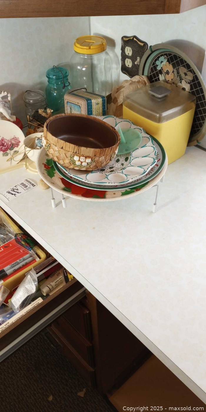Mixed vintage kitchenware, jars and figurines | Maxsold