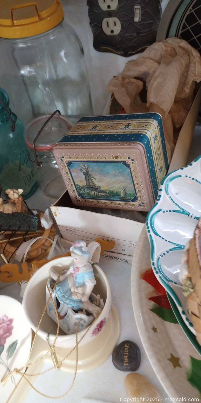 Mixed vintage kitchenware, jars and figurines | Maxsold