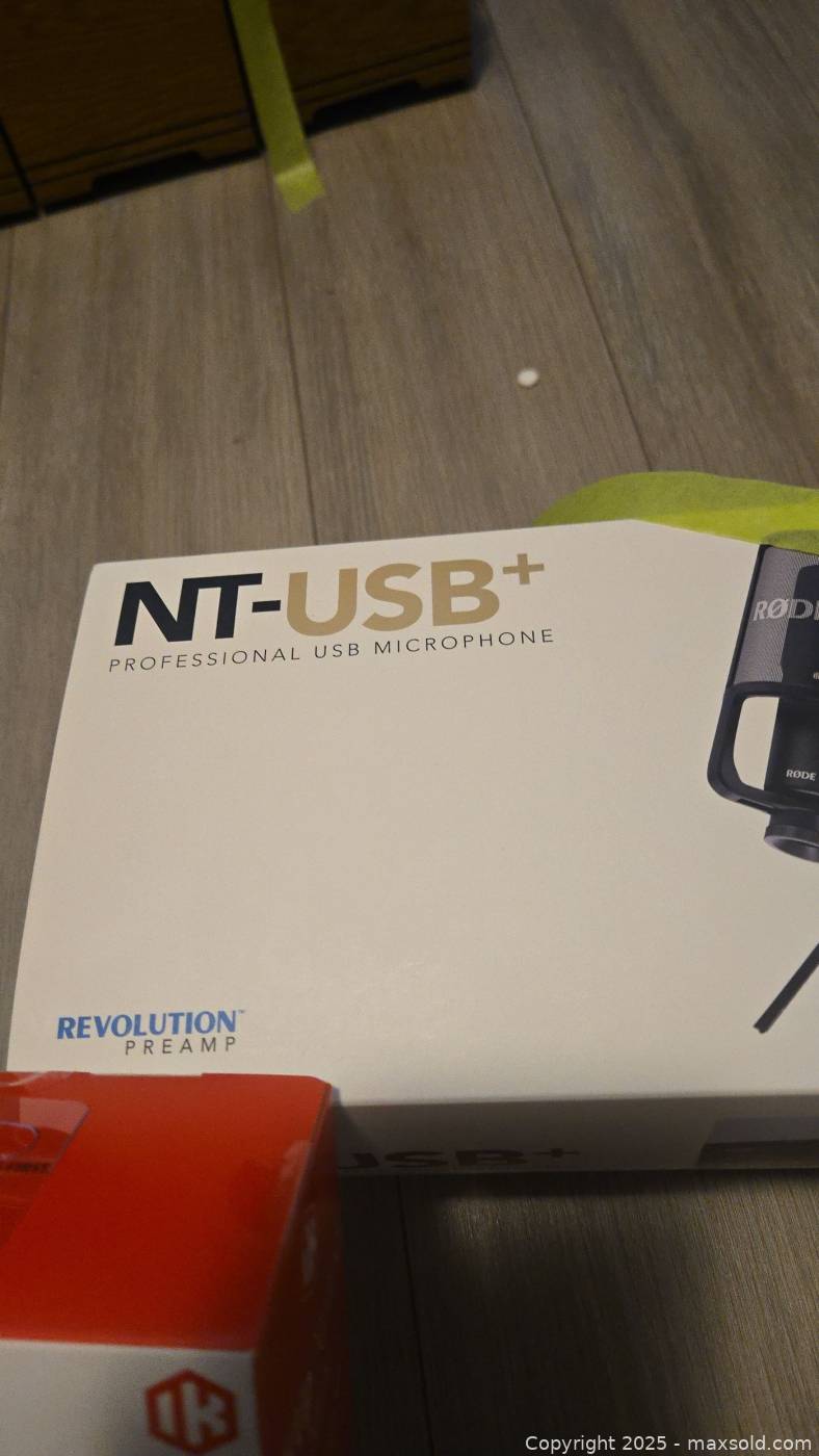 NT-USB+ Microphone & iKlip Xpand Mini | Maxsold