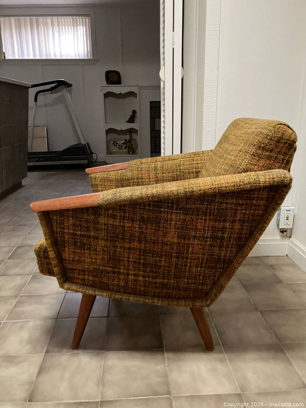 Mid-century modern teak arm chair | Maxsold