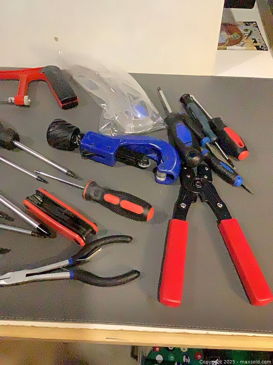 Assorted hand tools, approx. 12 pcs | Maxsold