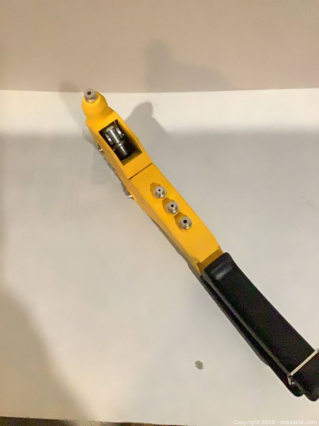 DEWALT hand rivet nut tool | Maxsold