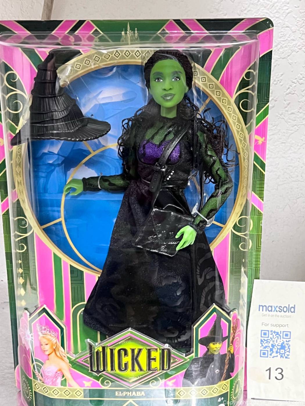 Wicked Rukappu (Look Up) Figure - Elphaba [Pre-Order Jun 2026]