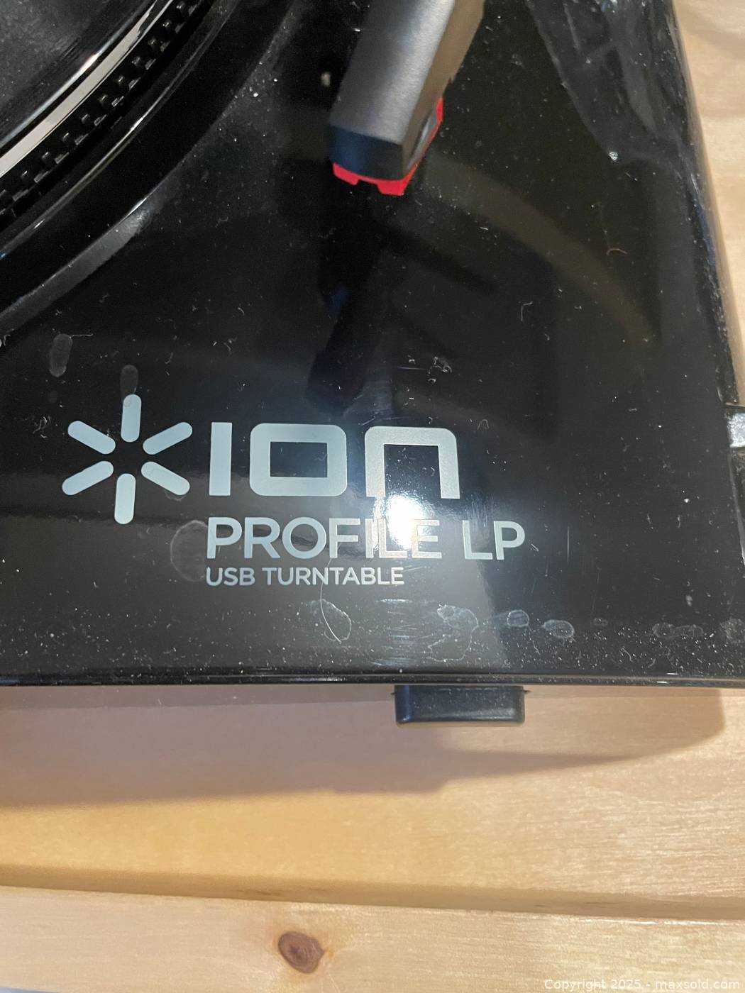 ION Profile LP USB Turntable & Cable Zipper Kit | Maxsold