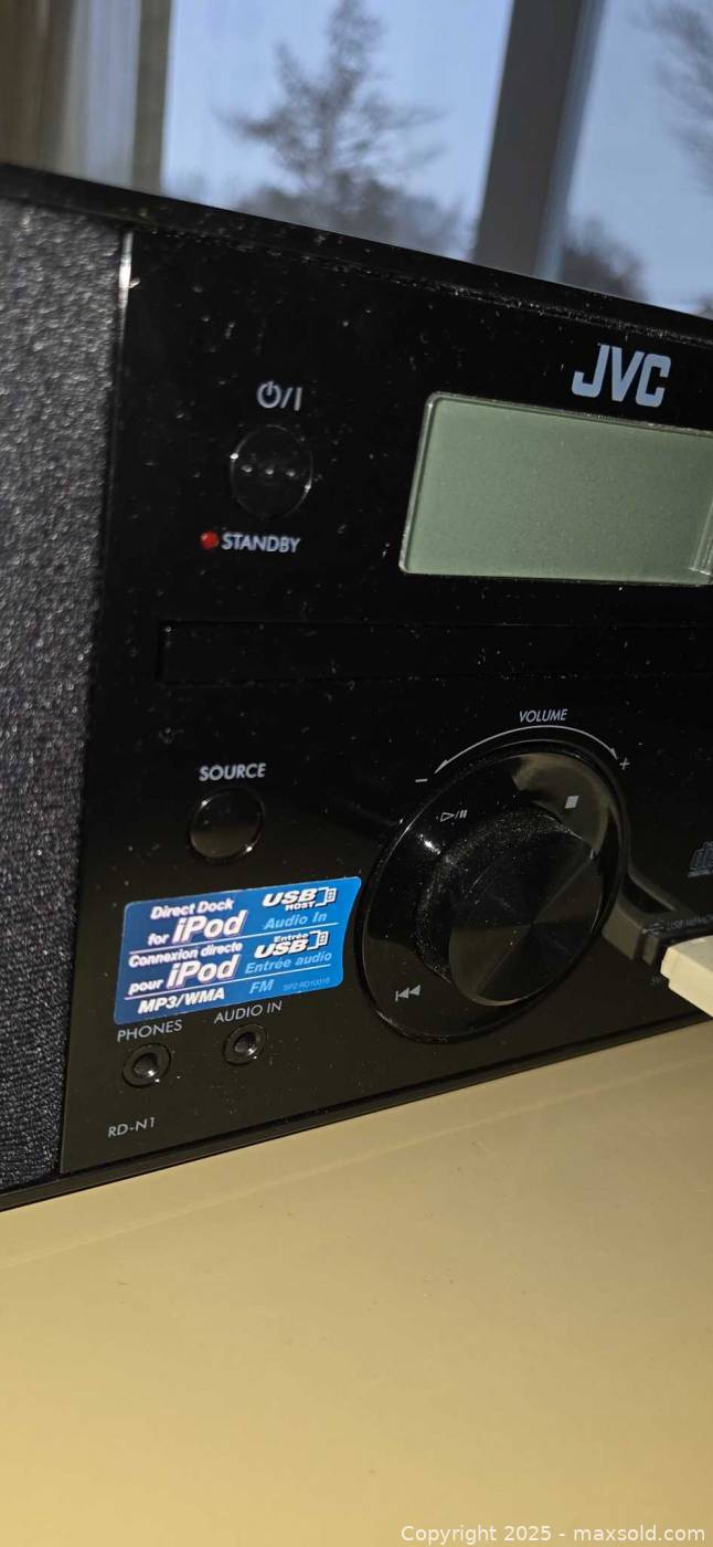 Jvc Rd D100 JVC RD-N1 portable stereo docking system with remote and manual | Maxsold