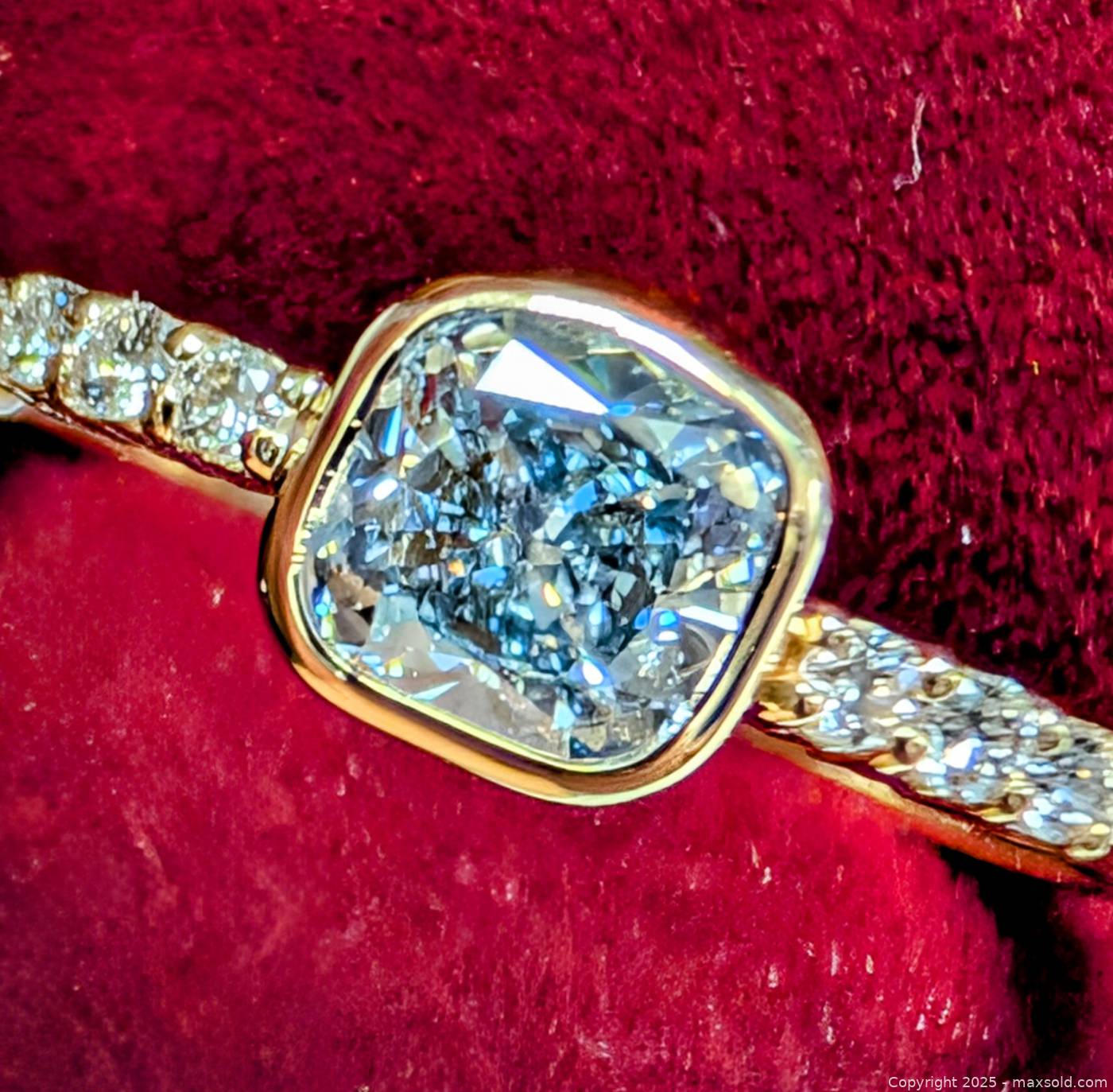10K Gold Blue Lab Diamond Ring Size 6.5 | Maxsold