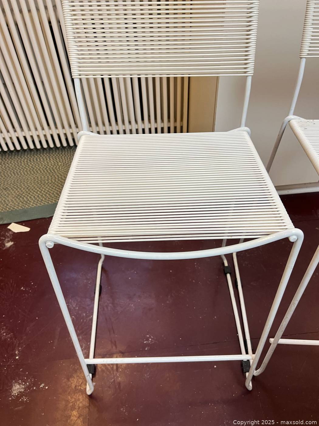 White Spaghetti Stool