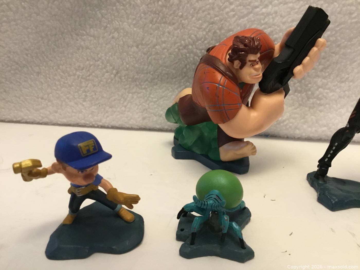 5 Disney Wreck-It Ralph figurines | Maxsold