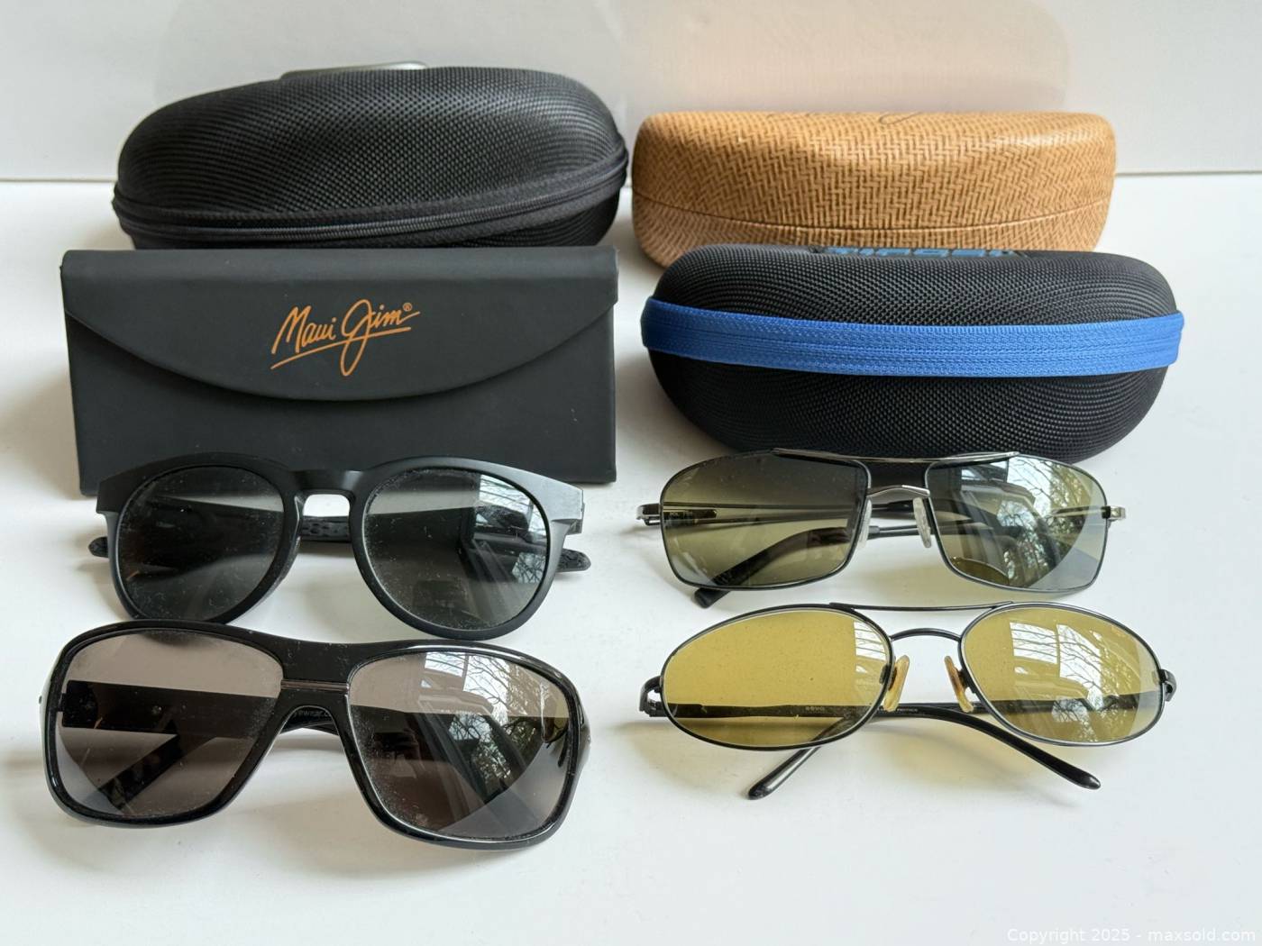 Vintage men’s sunglasses and hard cases Maxsold — free download