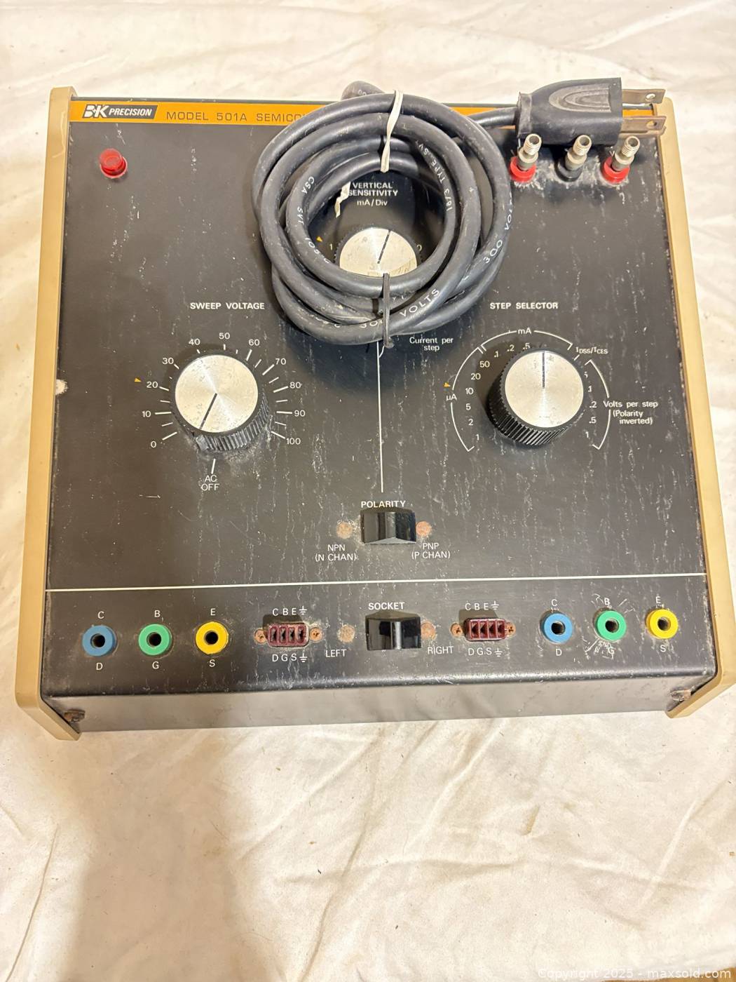 BK Precision 501A Semiconductor Curve Tracer | Maxsold