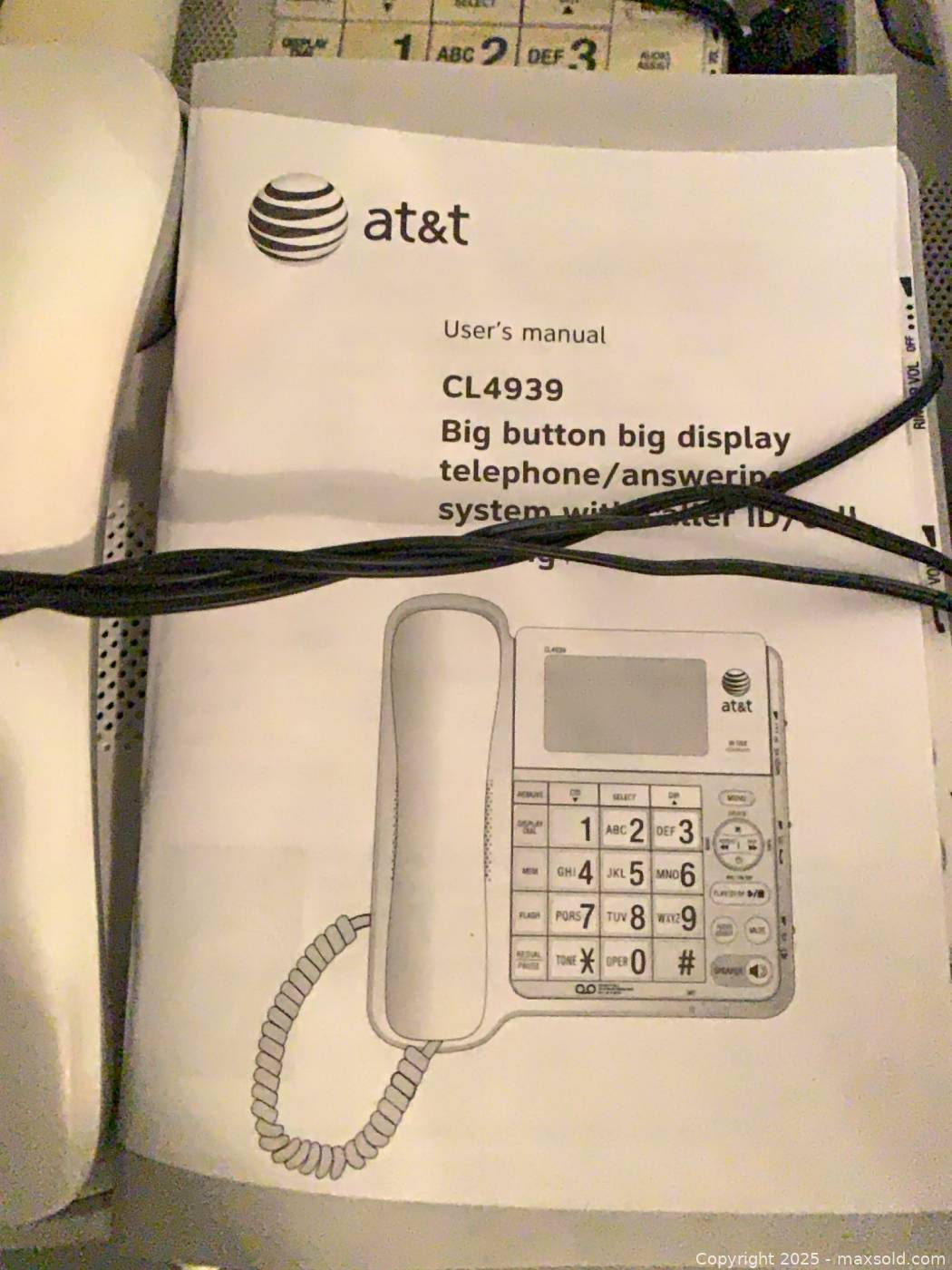 AT&T large button corded phones with blank disc spindles | Maxsold