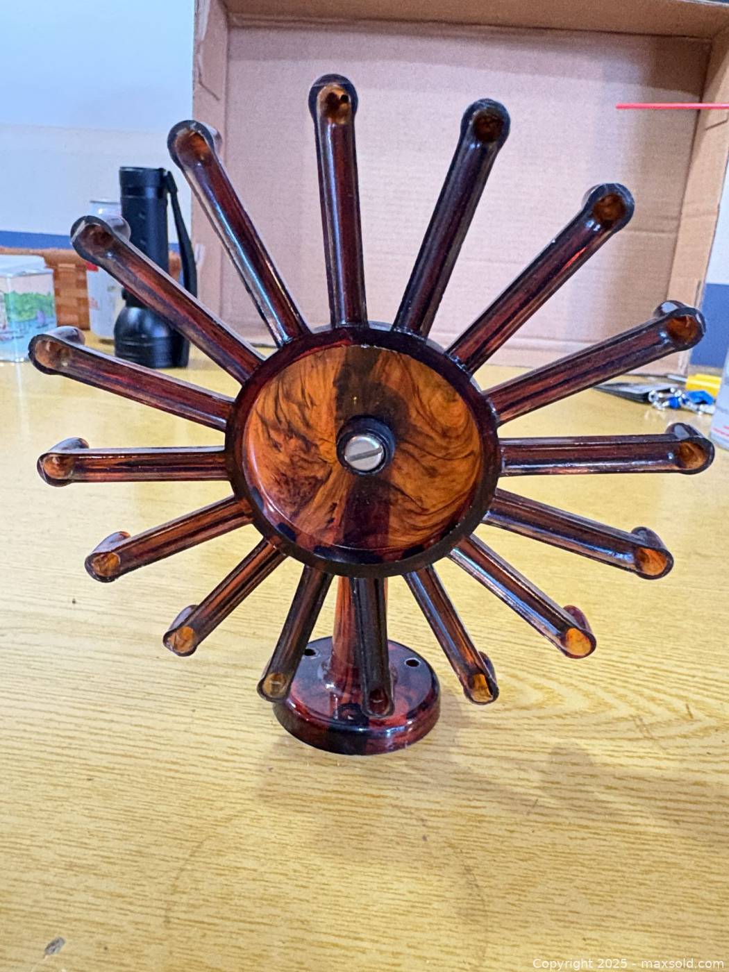 Rotating Tortoiseshell Bakelite Tabletop 12-Peg Tie Rack | Maxsold