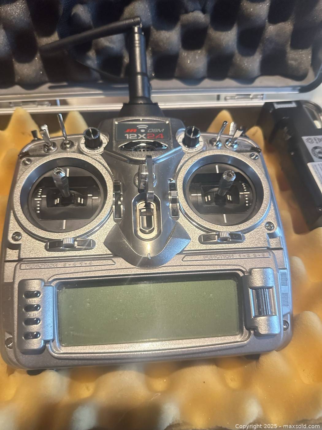 JR 12X 2.4 GHz DSM RC transmitter with case | Maxsold