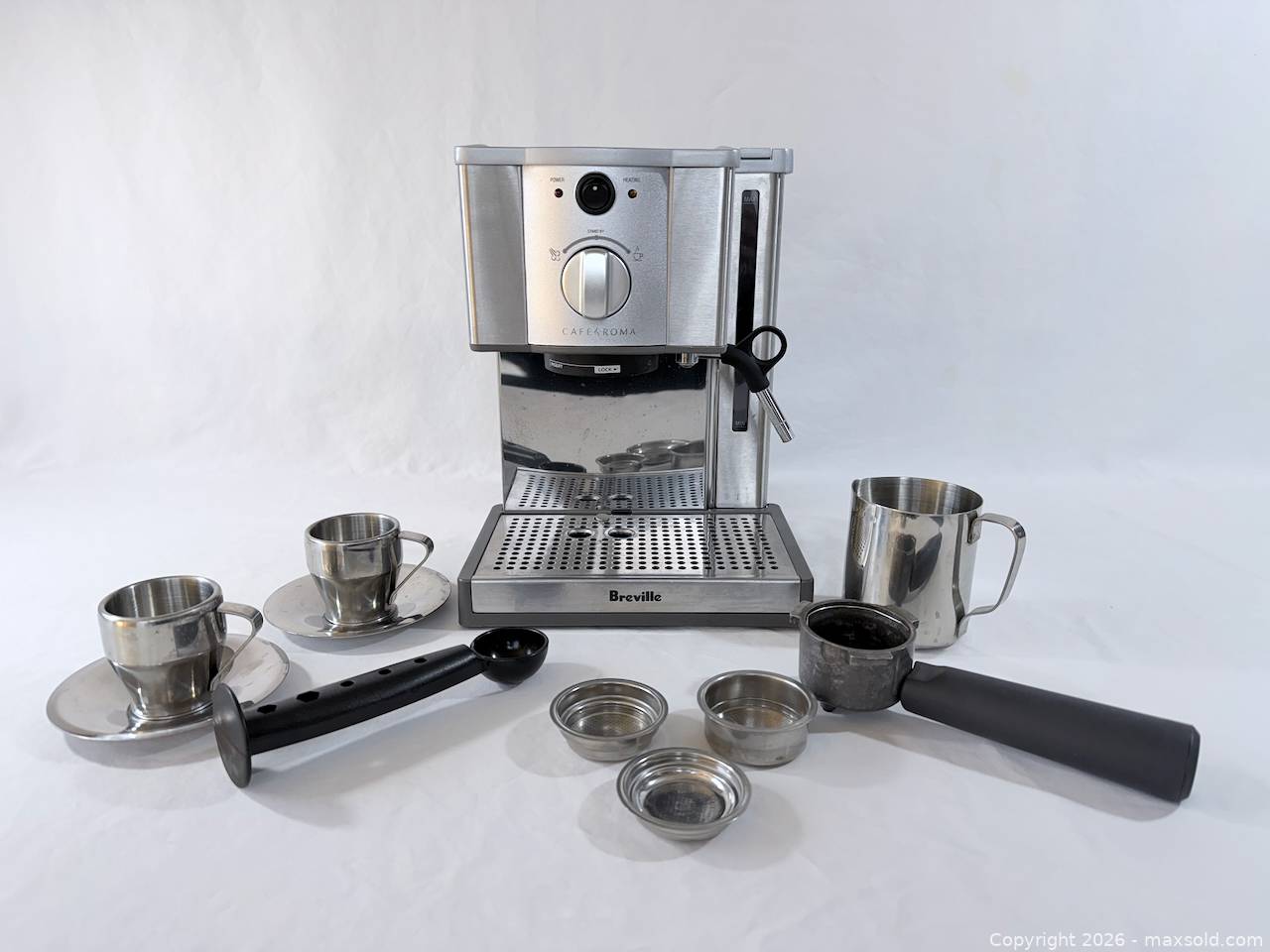 Breville Cafe Roma semi-automatic espresso machine | Maxsold