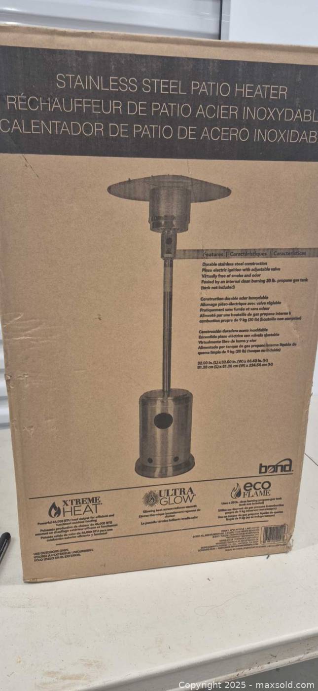 Bond stainless steel freestanding patio heater | Maxsold